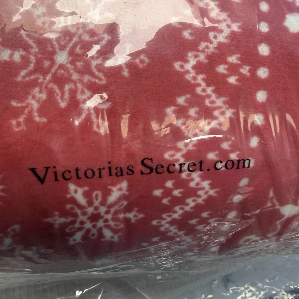 Victorias Secret Plush Fleece Sherpa Throw Blanket Red Holiday Print New Cozy